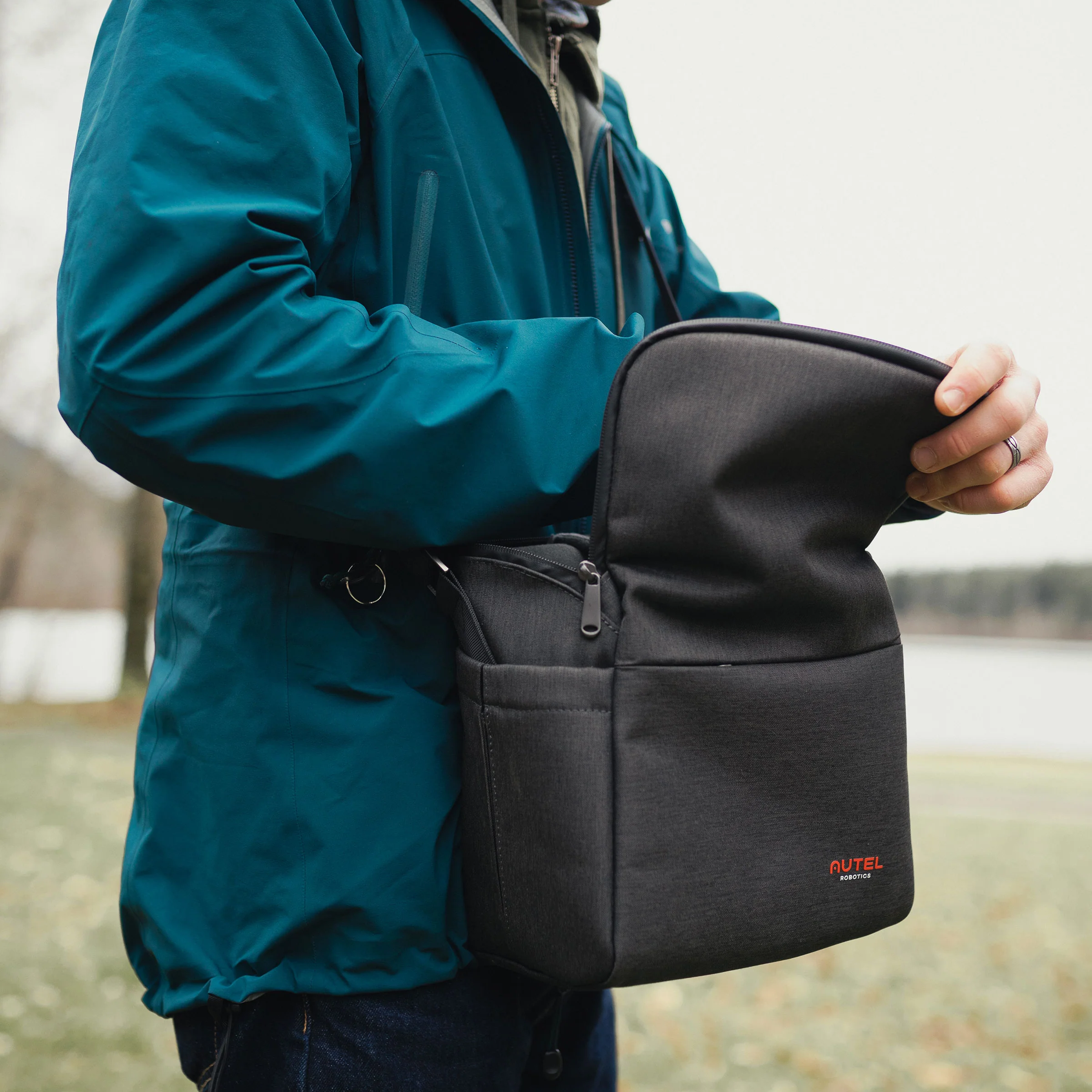 EVO Lite Series Shoulder Bag - Image 8